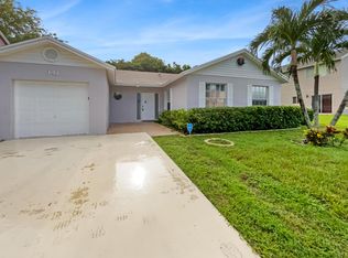 941 SW 88th Ave, Pembroke Pines, FL 33025