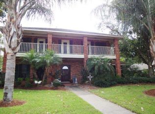 113 Brazos Landing Ct, Freeport, TX 77541