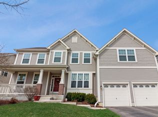 2S544 Maple Ter, Warrenville, IL 60555