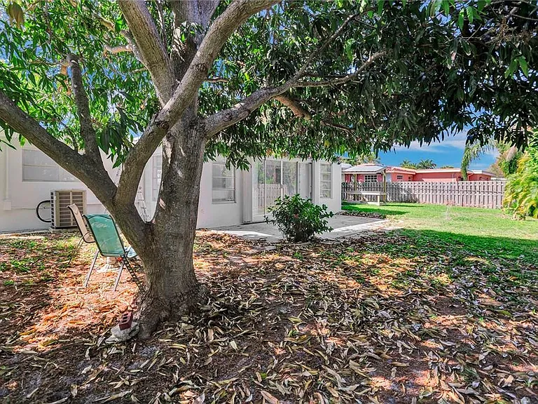 1013 SE 14th Ct — Photo 45