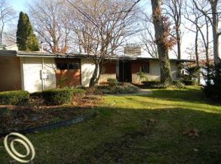 4436 Driftwood Dr, Commerce Township, MI