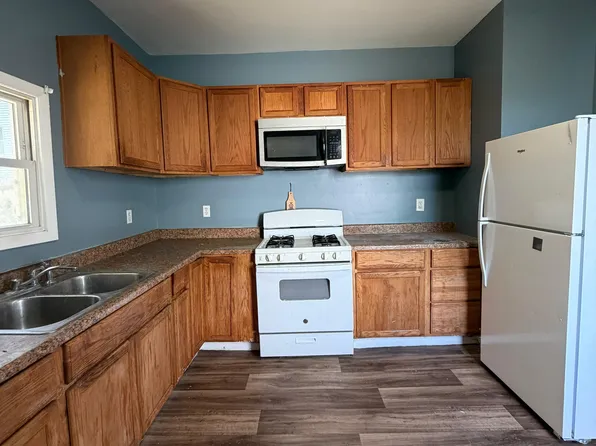 18 Newark St APT 1, Cohoes, NY 12047
