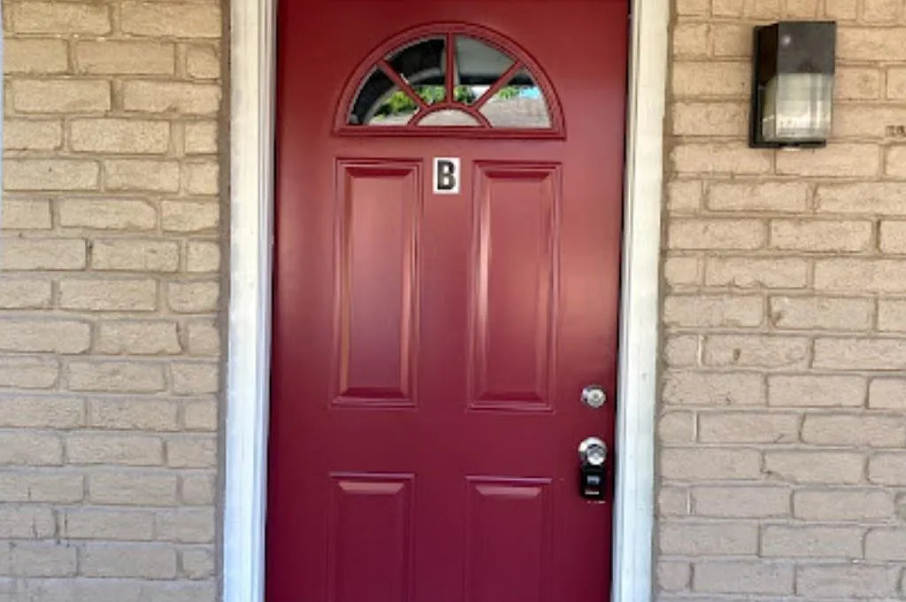 2 bed, 1.0 bath, $899 — Photo 4