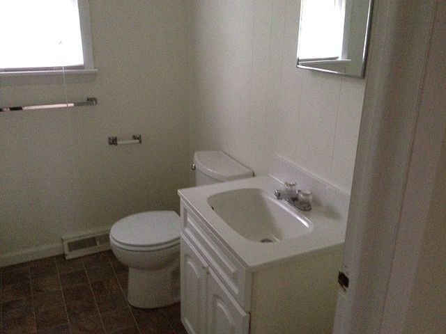 2nd image of 719 N Union St