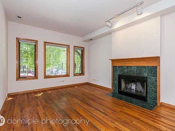 3rd image of 1536 N Claremont Ave #G