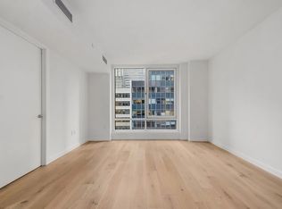 135 E 47th St #19F, New York, NY 10017
