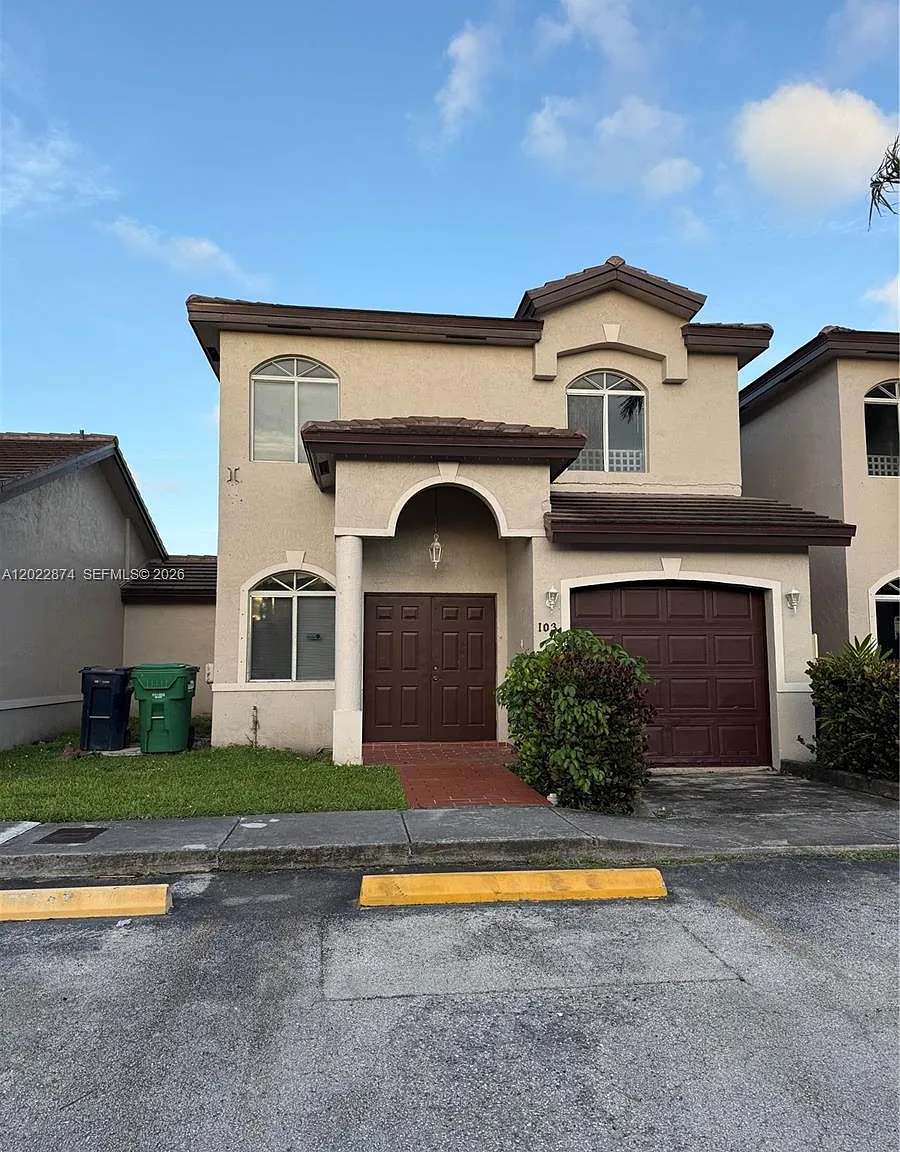Ibis Villa At Miami Garde — Photo 1