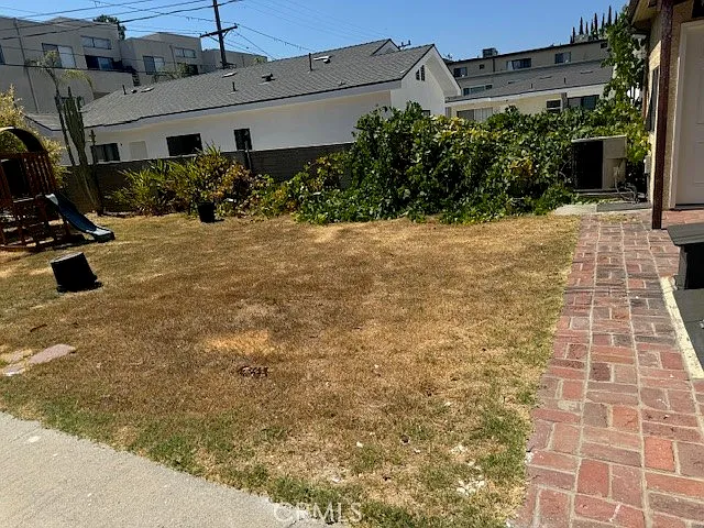 430 Ivy St — Photo 16