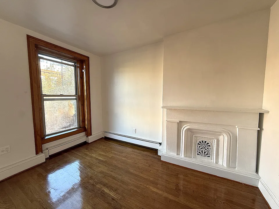 86 Ryerson St #3