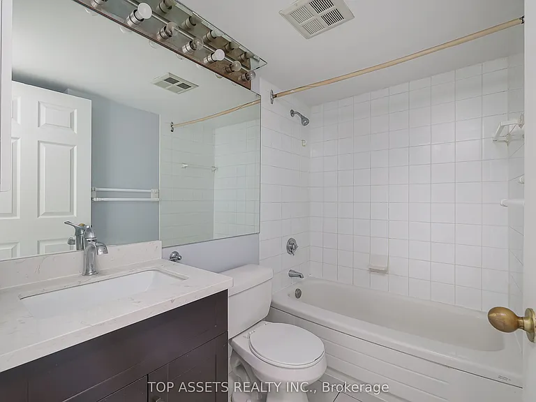 24 Wellesley St W #614 — Photo 35