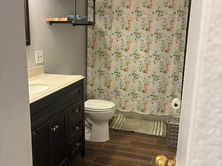111 Phyllis Dr — Photo 17