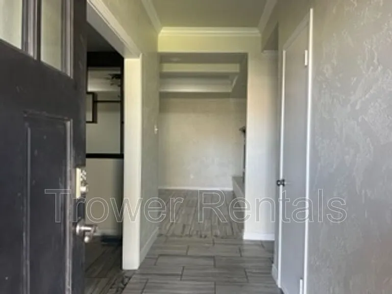 4011 E Everglade Ave — Photo 7