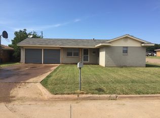 800 Vogel St, Iowa Park, TX 76367