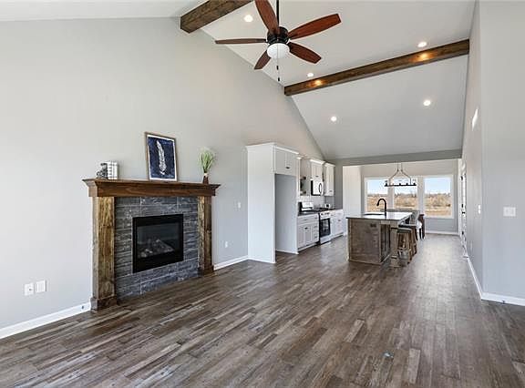 4th image of 705 SE Colonial Dr