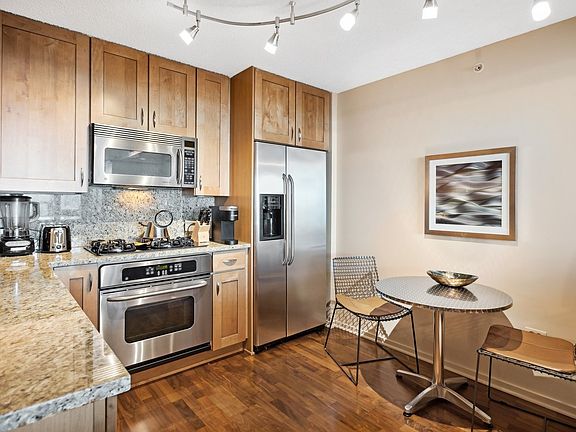 3rd image of 9715 Woods Dr Unit 1506