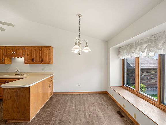 4th image of 8832 Clearview Dr #8832