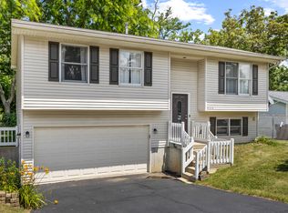 9104 Oriole Trl, Wonder Lake, IL 60097