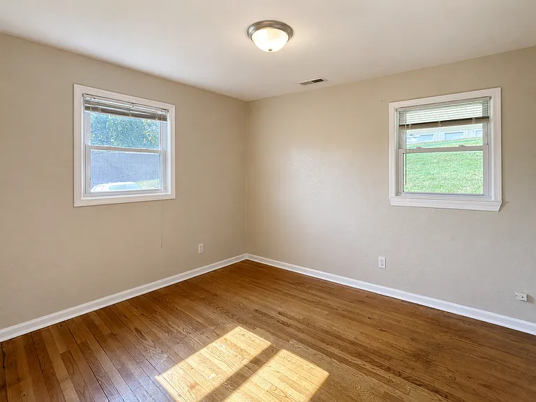 705 Depot St NE — Photo 6