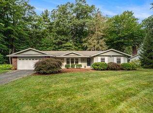 370 Stone Harbor Rd, Holland, MI 49424