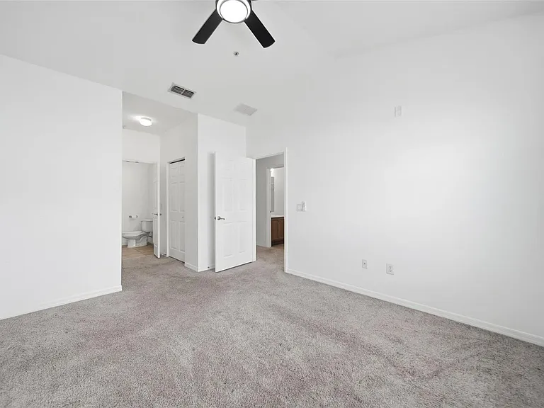 2532 Grand Central Pkwy #8 — Photo 23