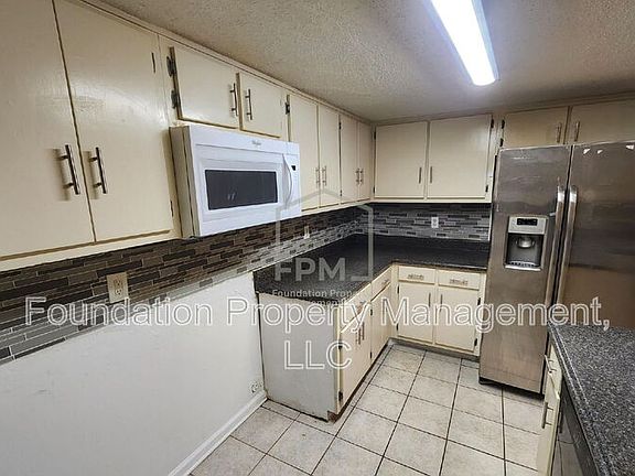 5th image of 5552 Massey Station Rd