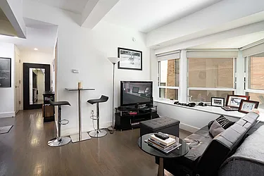 Rented by R New York