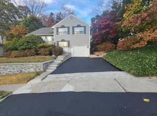 88 Davenport Rd, Yonkers, NY 10710