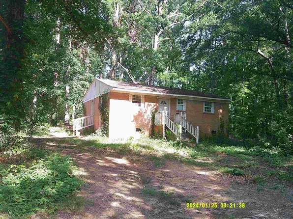 796 Neal St, Woodruff, SC 29388