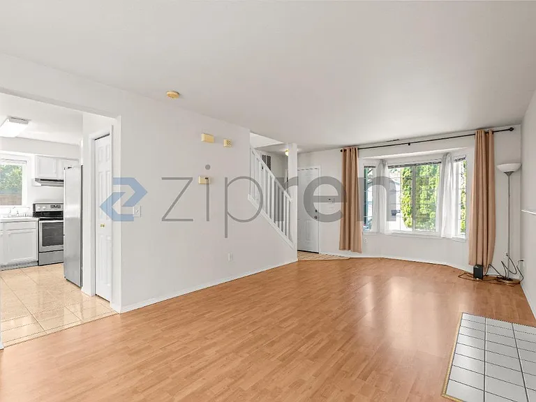 3406 151st Pl SW — Photo 2