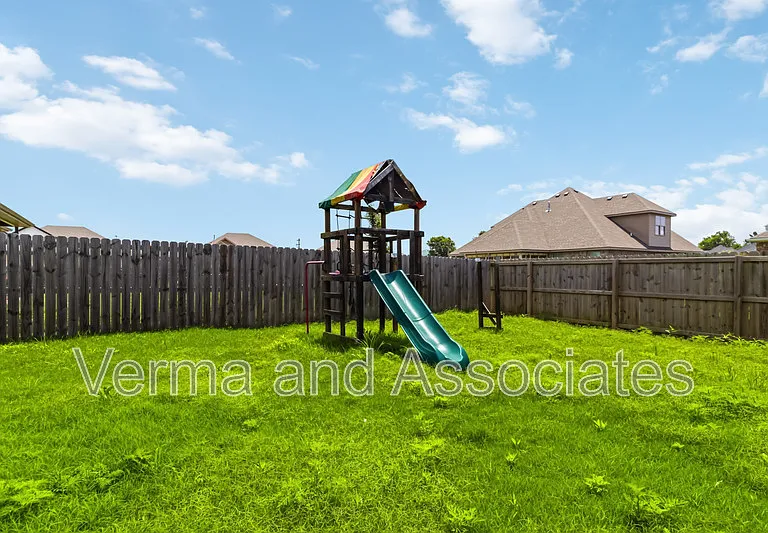 931 E Skyline Loop — Photo 10