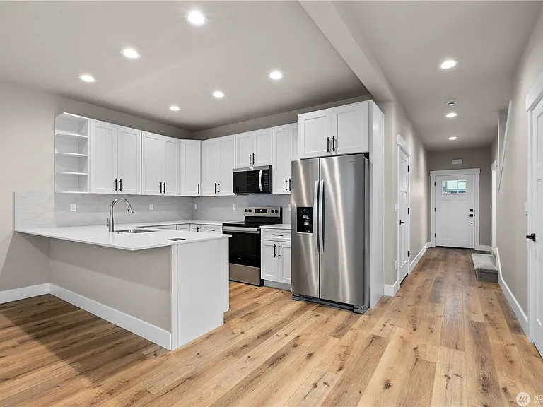 2201 Dejong Dr — Photo 3