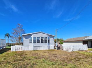 1824 Riverside Dr, Moore Haven, FL 33471