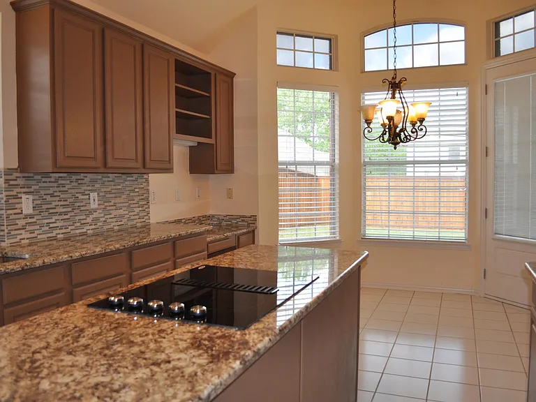 3416 Glenmoor Dr — Photo 6