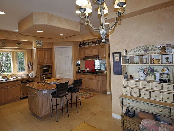 Updated chef's kitchen