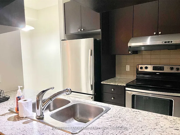 330 Village Green Sq #Townhouse 46 — Photo 4