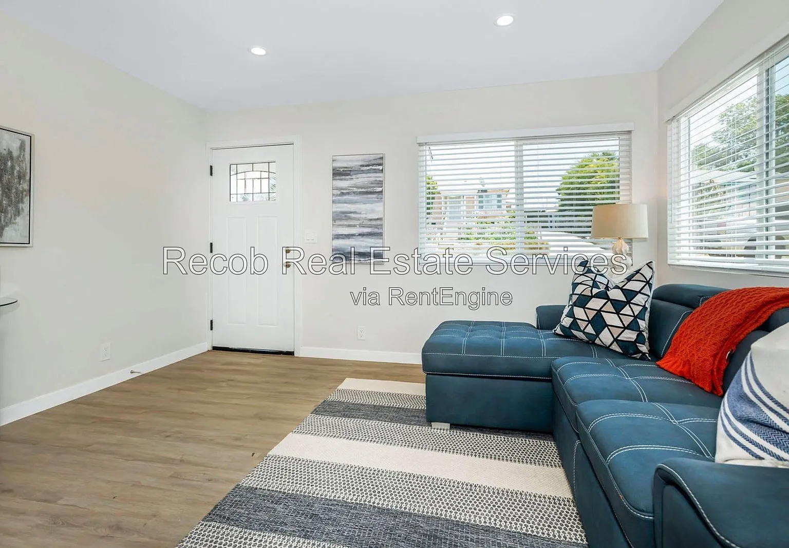 3 bed, 2.0 bath, 900 sqft, $3,595 — Photo 4