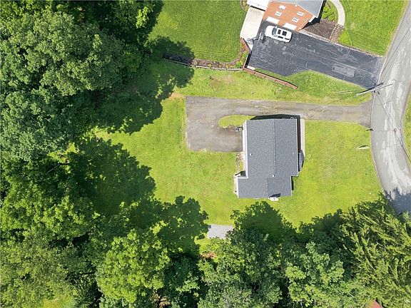 4th image of 4339 Reynard Dr