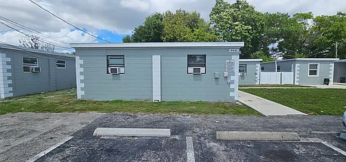 3041 2nd St Photo 1