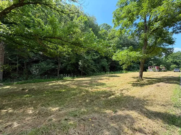 6825 Clay Rd, Spencer, WV 25276