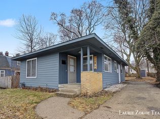 118 Canterbury St SW, Wyoming, MI 49548