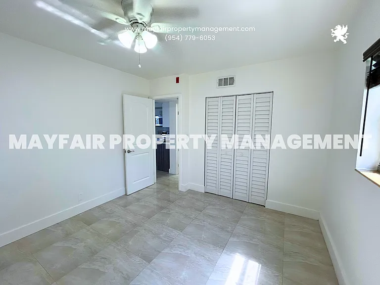 1534 SE 15th St #5 — Photo 5