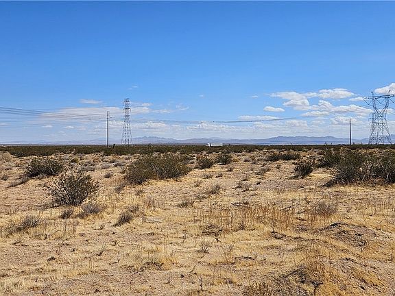 4th image of 801 Highway 395