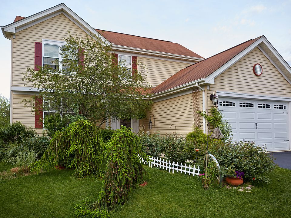 1st image of 229 S Wildrose Ct