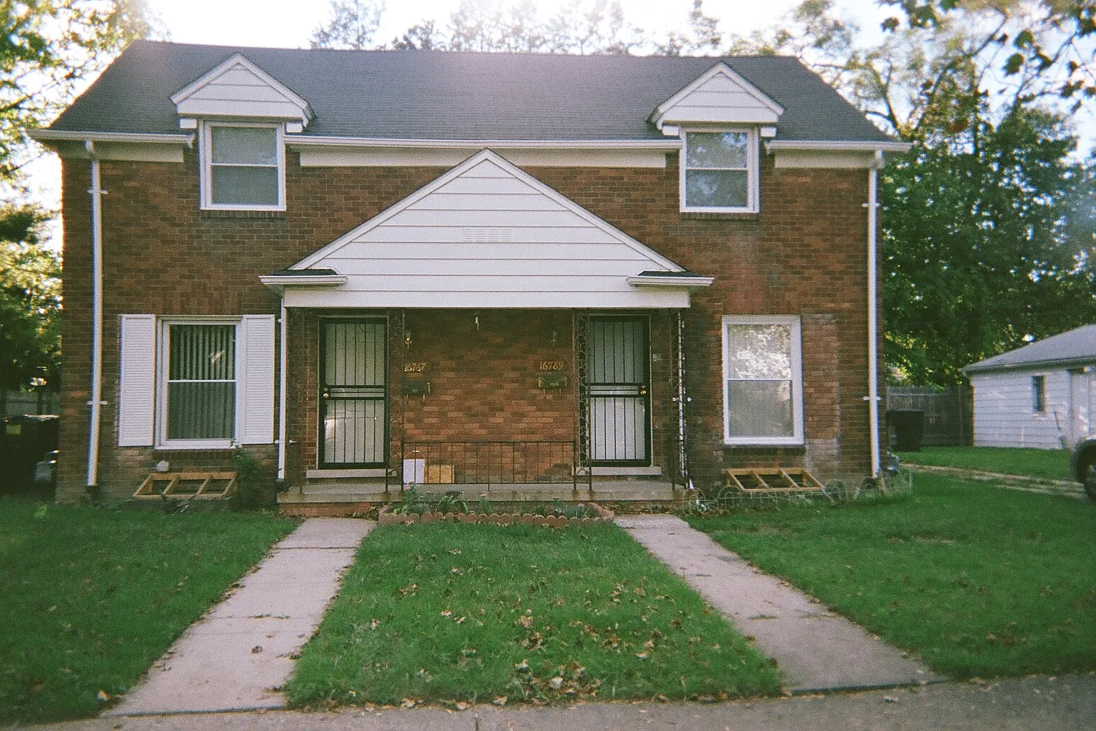 2 bed, 900 sqft, $1,000 — Photo 1