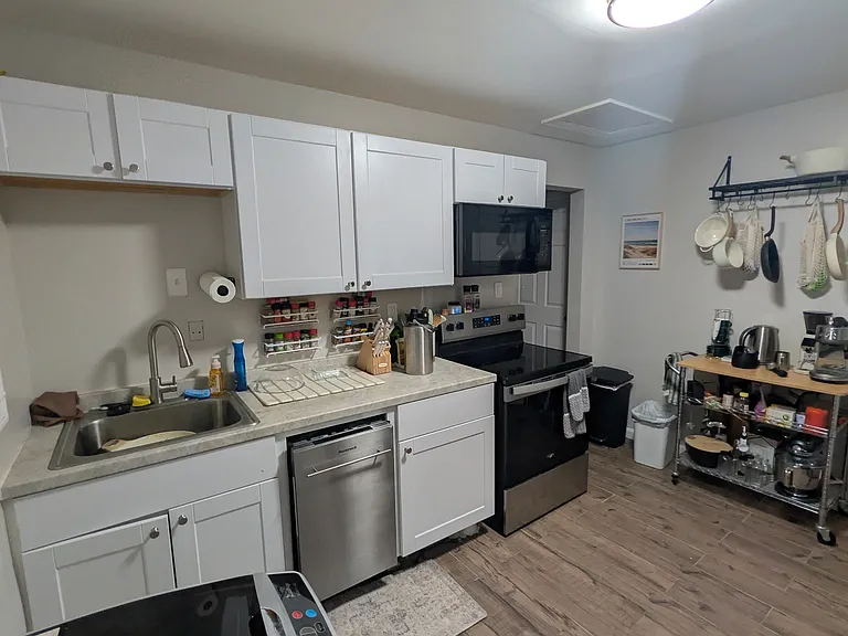 2323 Rush St #B-1 — Photo 2
