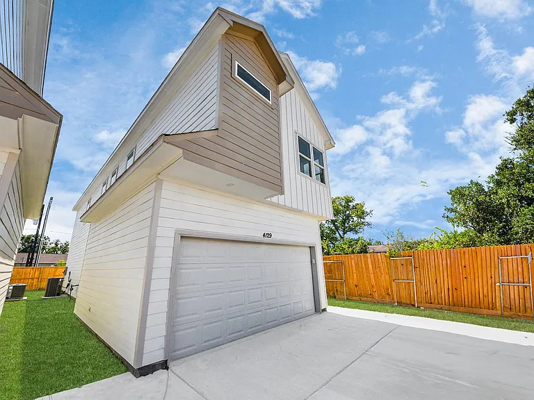 4133 E Toliver St — Photo 38