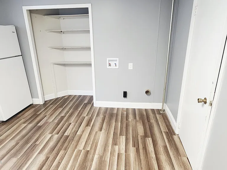 110 Ash St — Photo 9