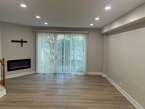 5th image of 725 Blossom Ct