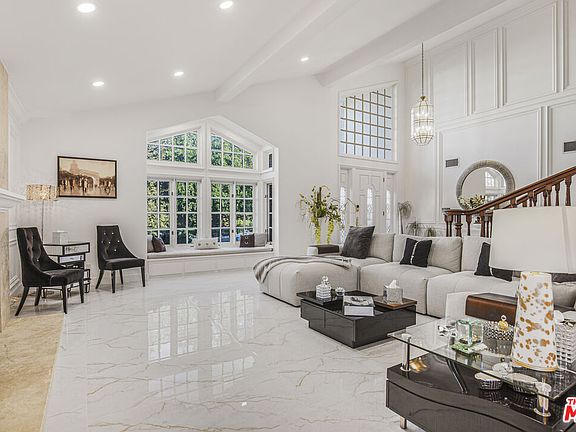 4th image of 6111 County Oak Rd