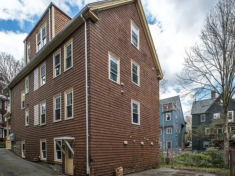 39 Perry St #1 — Photo 19